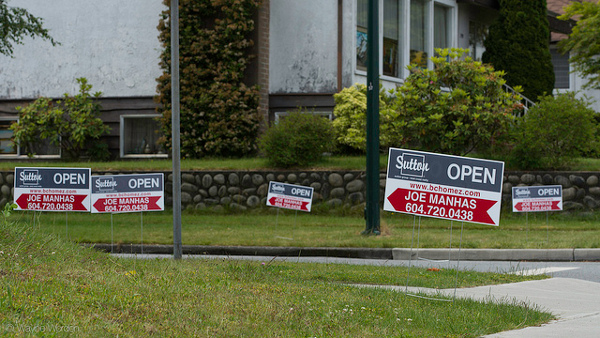 582px version of Real estate signs