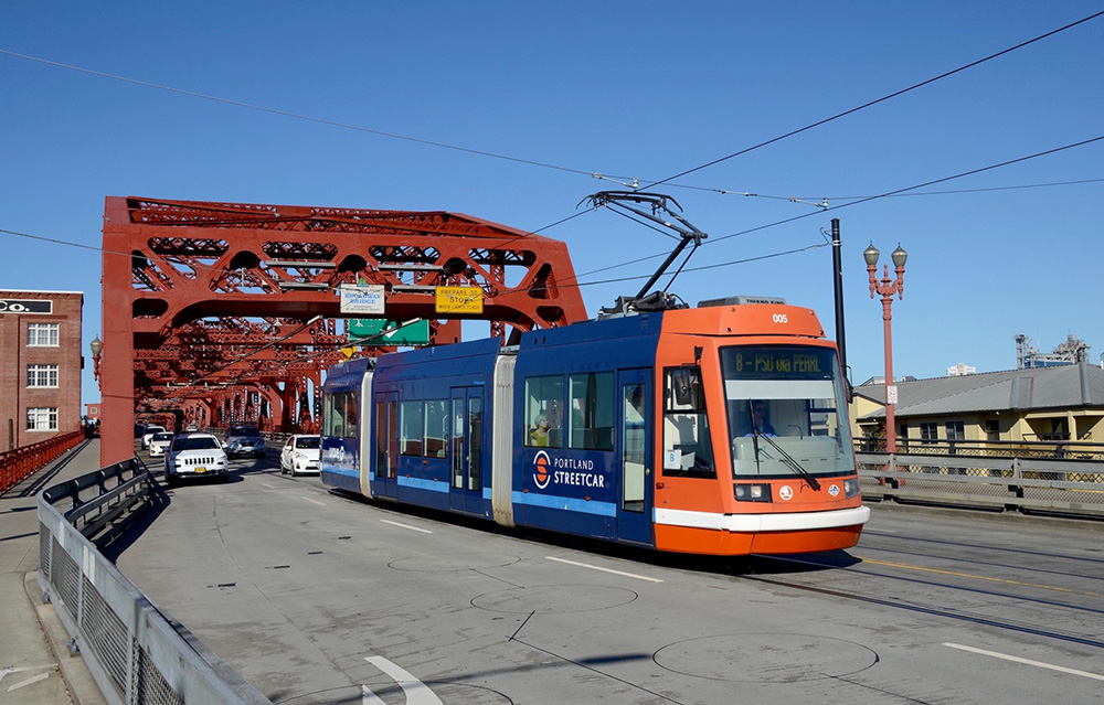 851px version of PortlandStreetcar.jpg