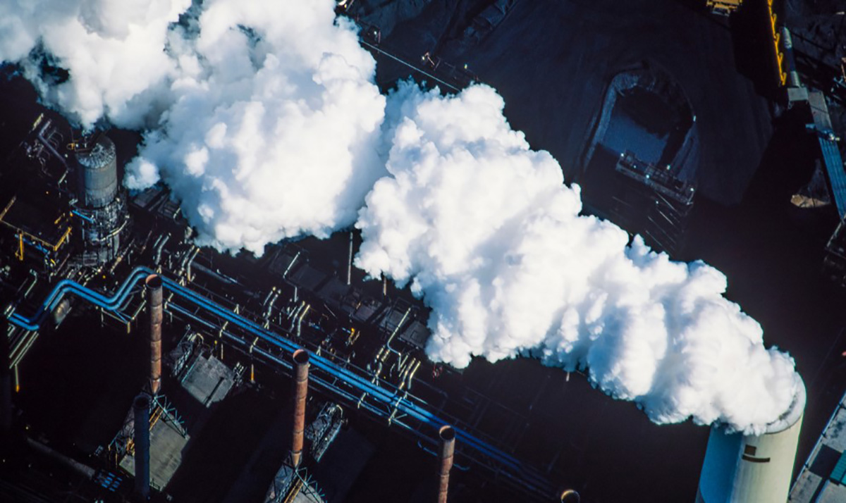 OilsandsBluePlumeAerial.jpg