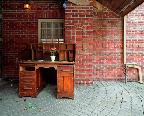 Fantasy Gardens - Abandoned desk