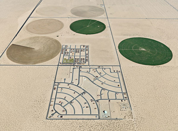 582px version of Photo by Edward Burtynsky
