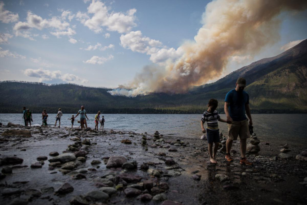 851px version of GlacierSmokePlume.jpg