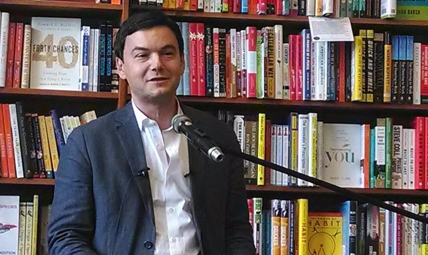 ThomasPikettyBookshelfMic.jpg