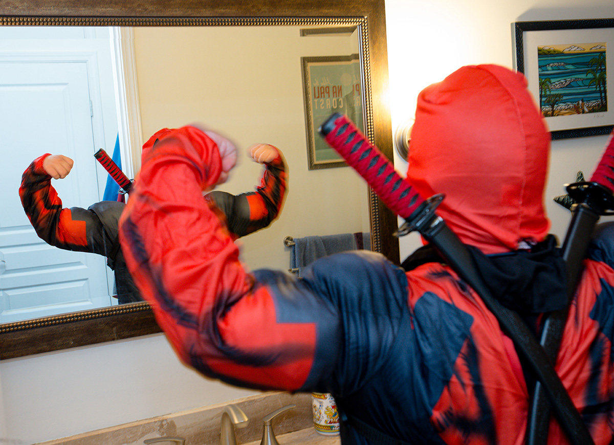 851px version of AaronWaddinghamDeadpoolCostume.jpg