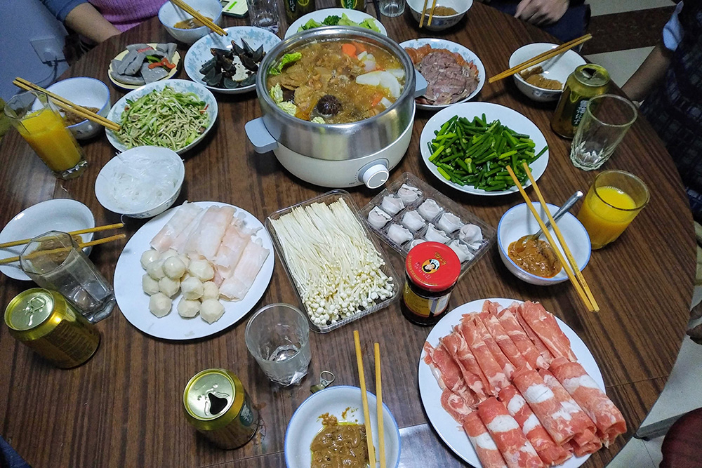 851px version of HotPotLunchTable.jpg