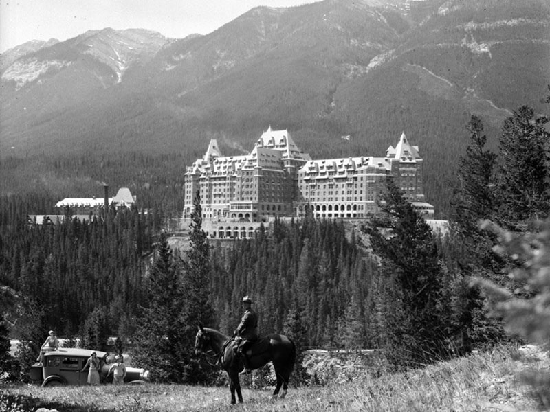 BanffNationalParkMountieBW.jpg