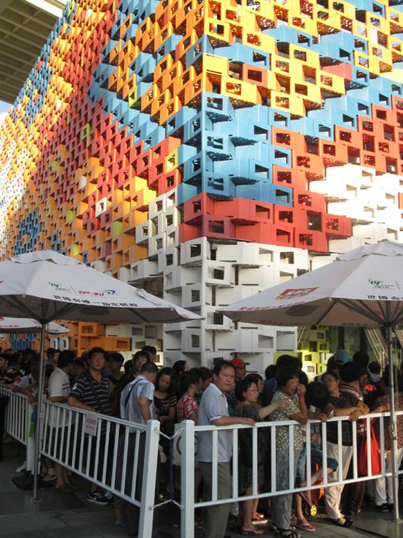582px version of Lineup outside Serbia Pavillion at Expo 2010