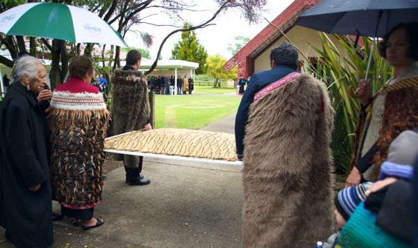 KorowaiCloakCeremony