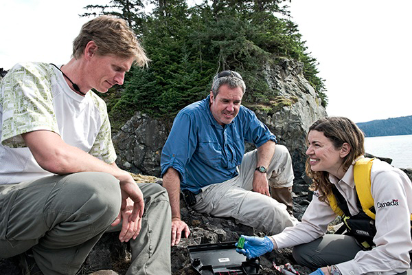 582px version of Members of rat hunting team