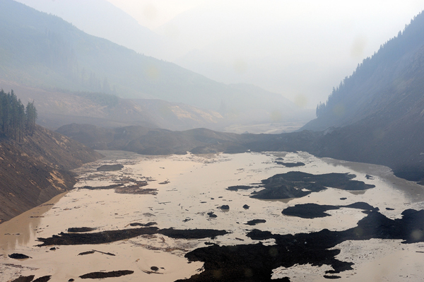 Natural dam after Meager Creek landslide