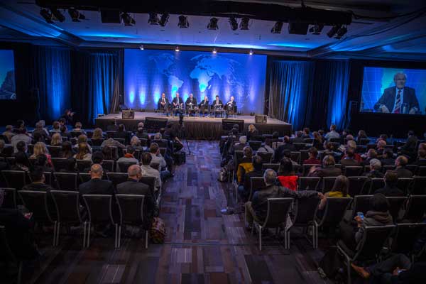 Globe2Con2014_600px.jpg