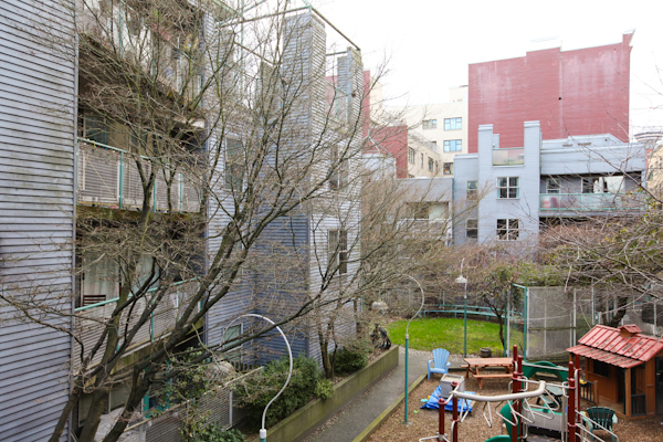 Four Sister courtyard