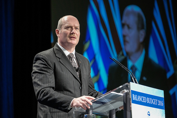 Mike de Jong, budget 2016