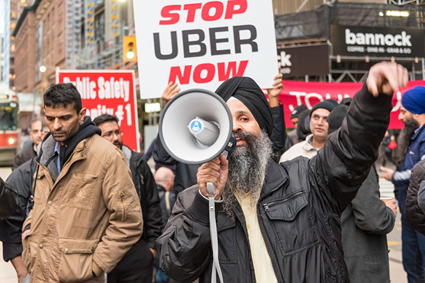 TaxiUberProtestToronto_610px.jpg