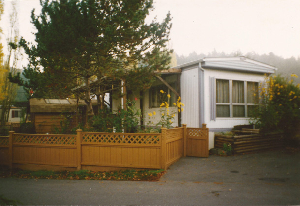 582px version of PedderBayMobileHome_610px.jpg