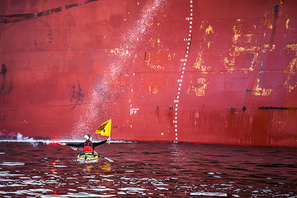 KayaktavistTanker_610px.jpg