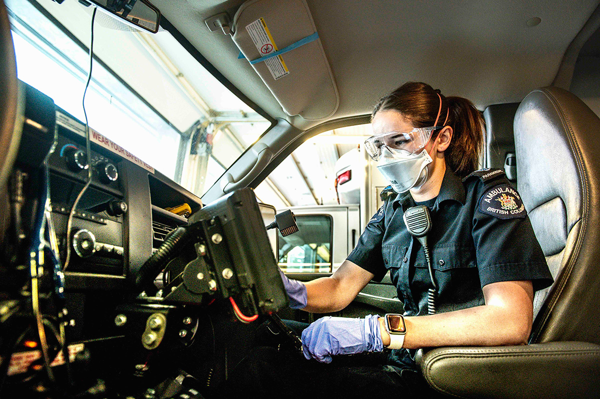 AmbulanceWorkerPPE.jpg