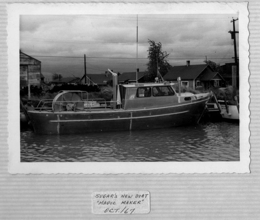 582px version of SatoshiHamadaNewBoatBW.jpg