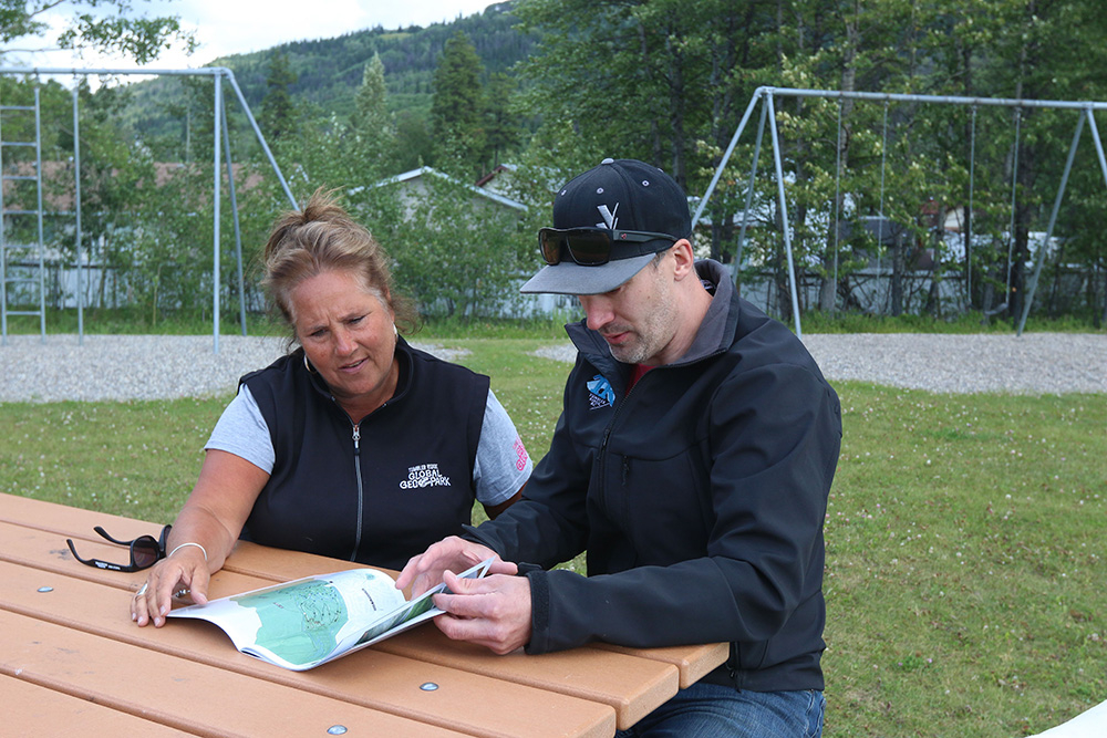 582px version of JoanneKirbyCurtisMiedzinskiTumblerRidgeMountainBikePlans.jpg