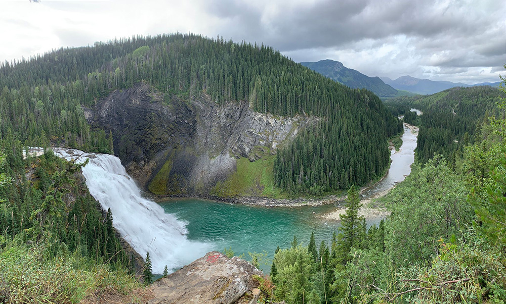 851px version of KinuseoFallsMonkmanProvincialPark.jpg