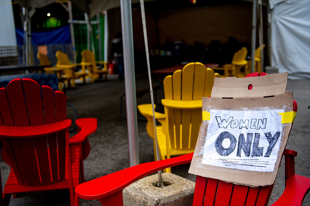 WomenOnlySignLawnChairs.jpg