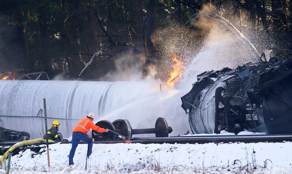 OilTrainDerail.jpg