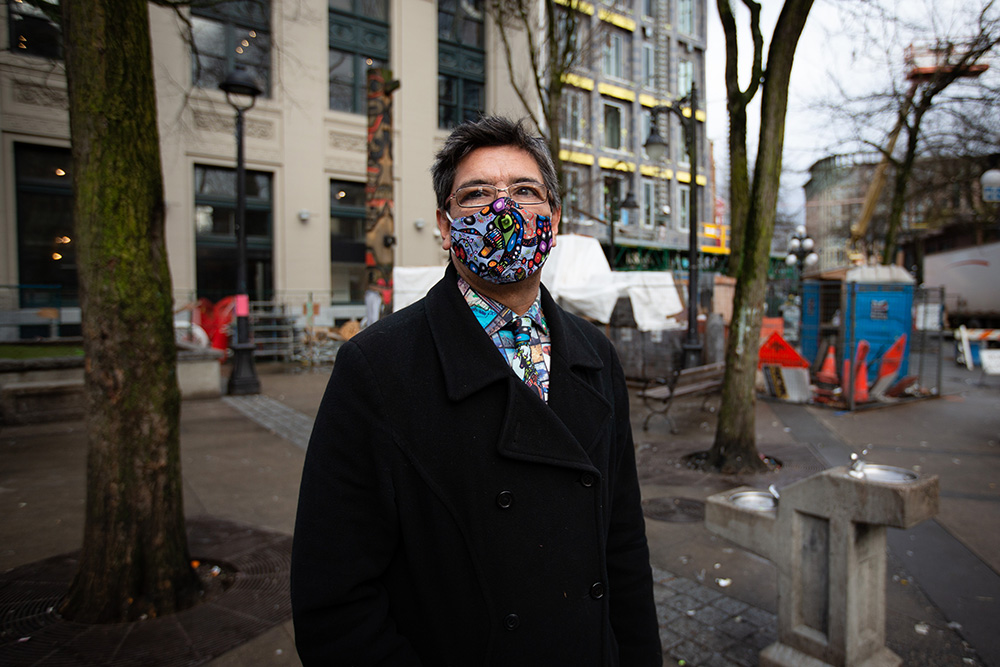 ChrisLivingstoneProfileMask.jpg