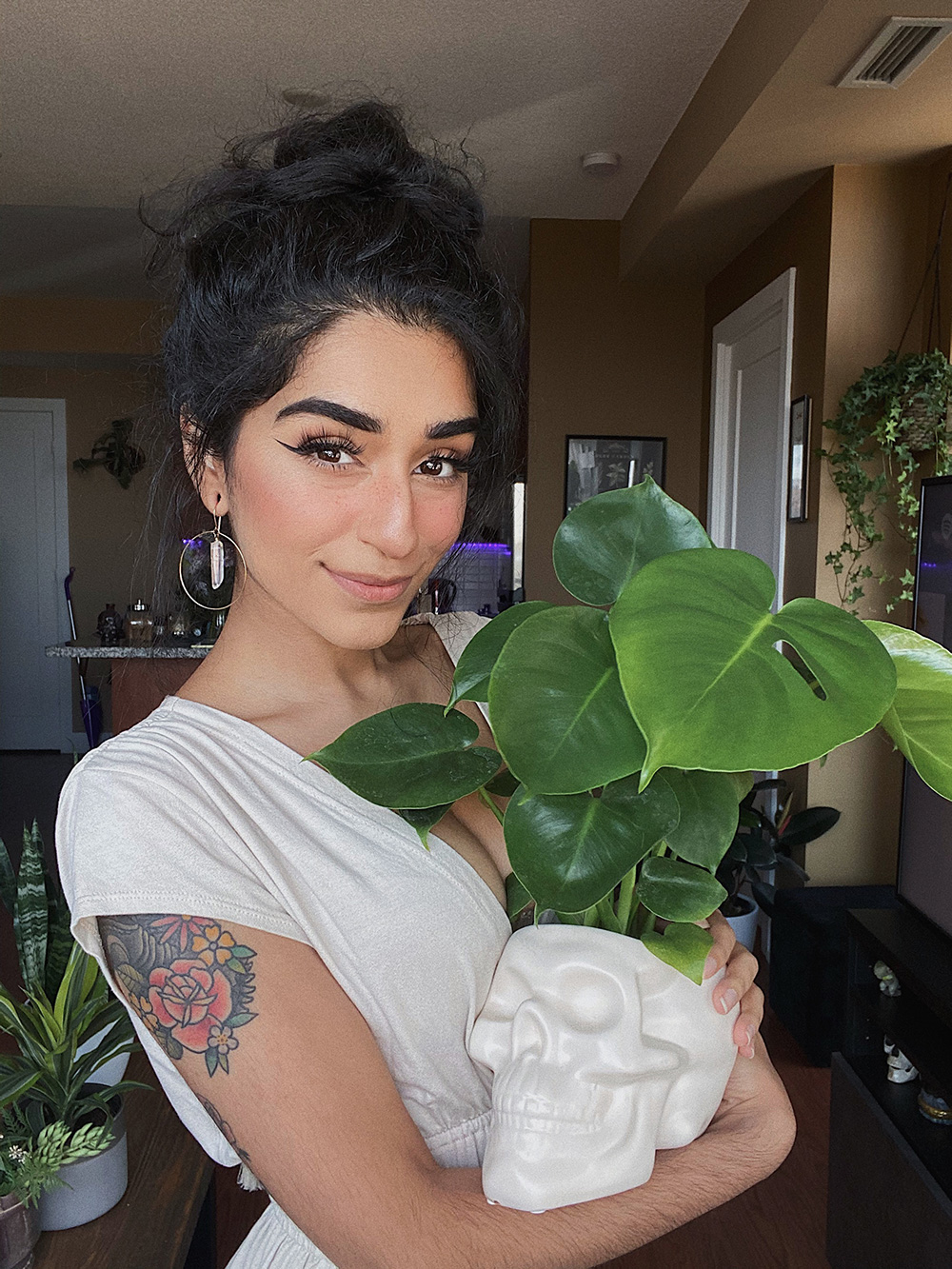 960px version of SairaOnlyFansProfile.jpg