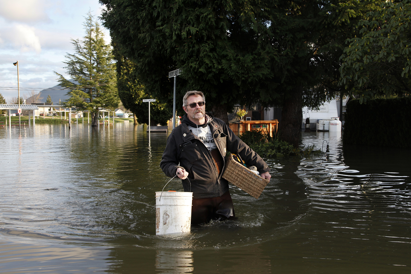 EvergladesFloodManBucket1.jpg