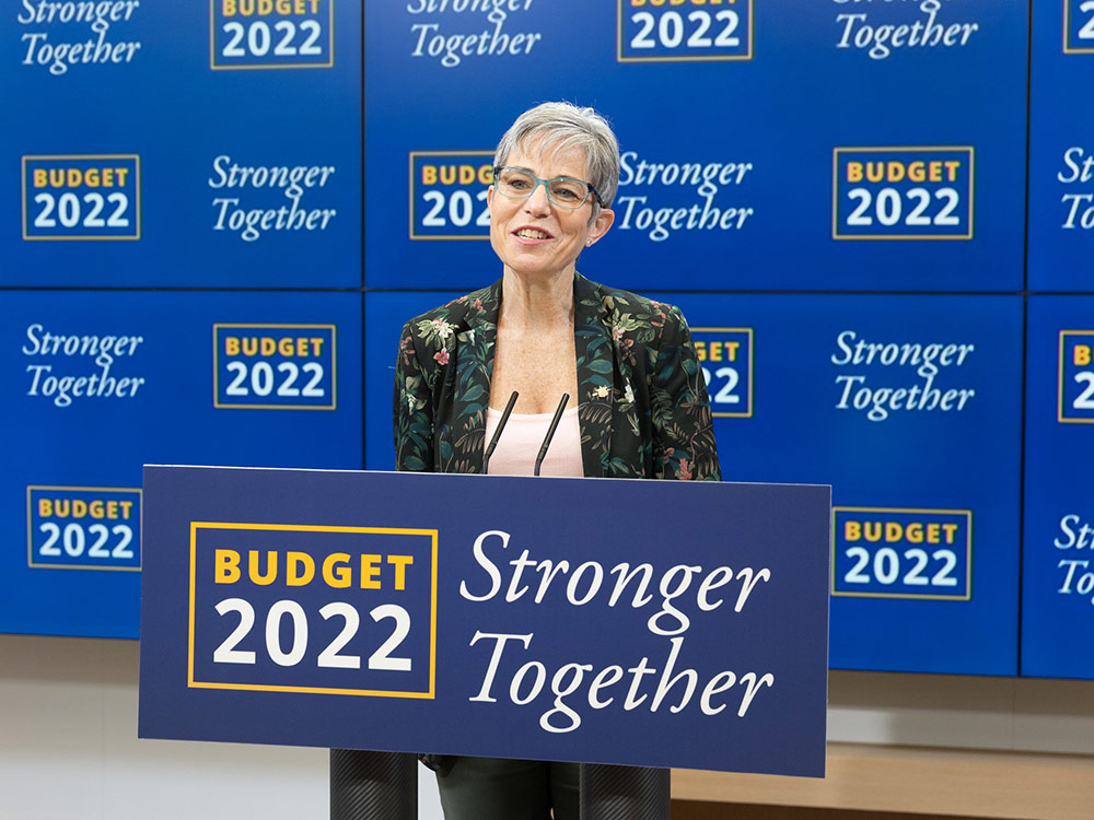 SelinaRobinsonBudget2022Podium.jpg
