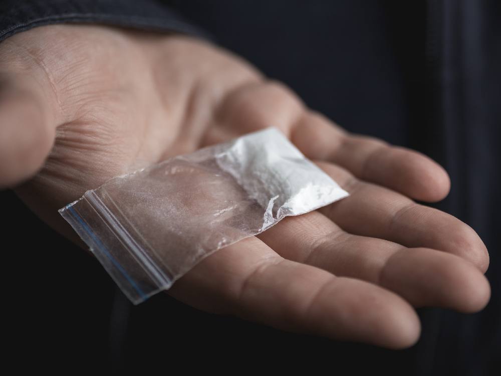CocaineInHand.jpg