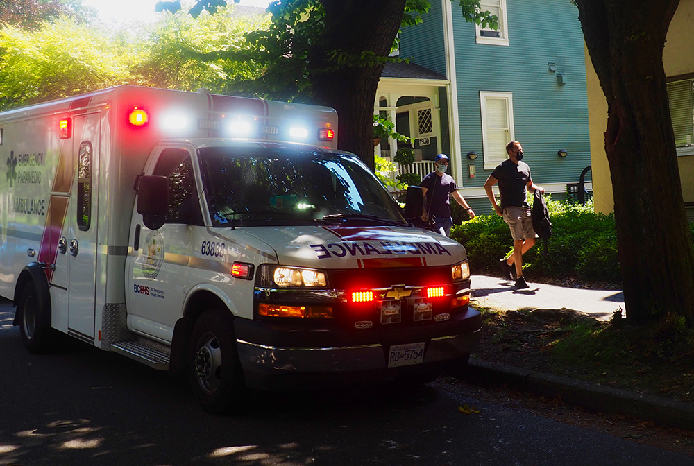 851px version of Ambulance in a heat wave