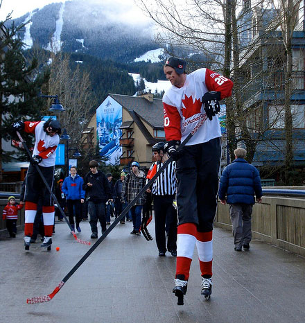 12-stilthockey.jpg