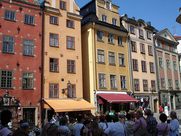 582px version of PHOTO1.jpg