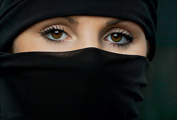 NiqabEyes_600px.jpg
