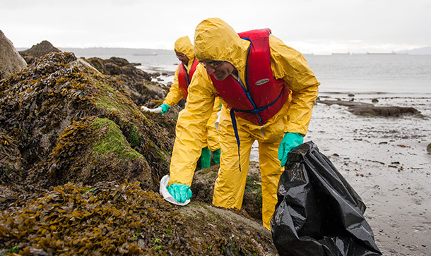 CoastGuardCleanup_610px.jpg