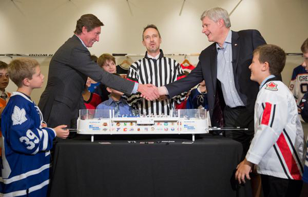 Wayne Gretzky and Stephen Harper
