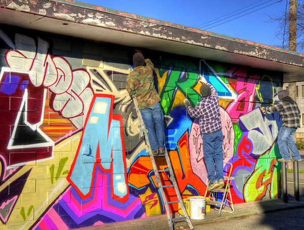 Spray painting graffitti