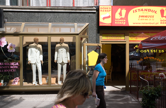 9 Mainstreet, Photo Essay